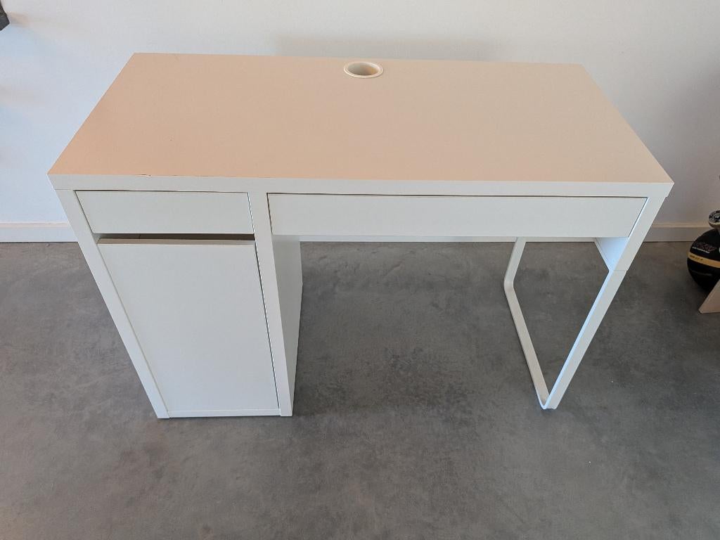 bureau micke, Huis en Inrichting, Bureaus, Gebruikt, Kinderbureau, IKEA, Modern, Spaanplaat of MDF, Wit, Kabelgoot, Ophalen