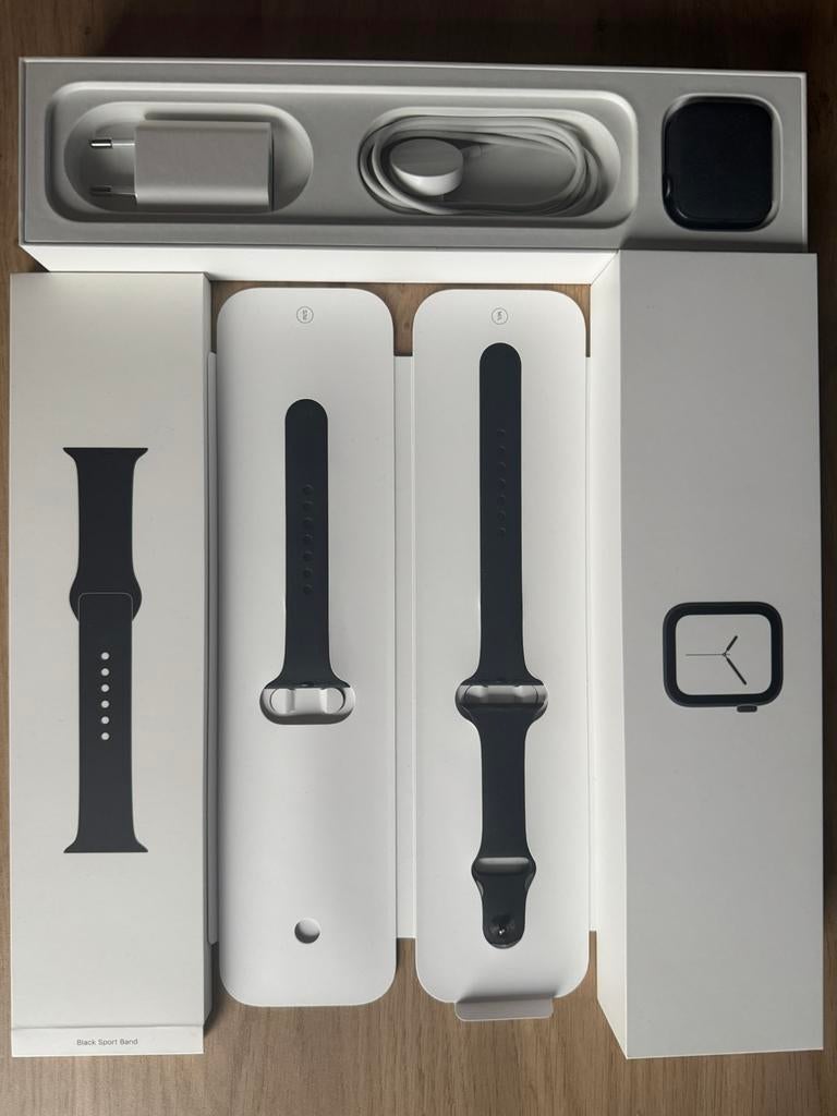 Apple Watch Series 4 44mm te koop, Ophalen, Zo goed als nieuw