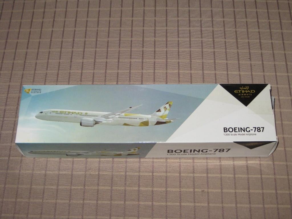 Schaalmodel 1:200 Etihad Airways Boeing 787-9, Ophalen, Schaalmodel