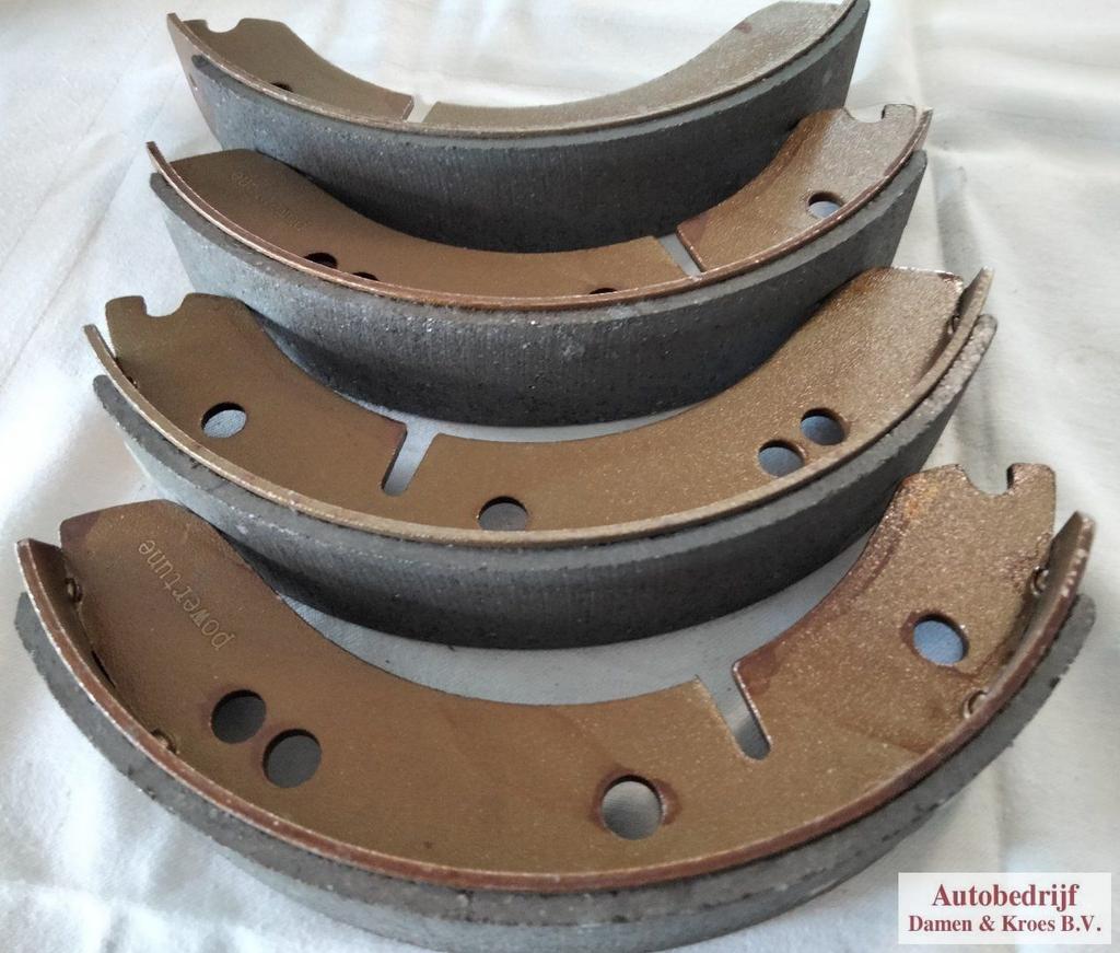 Remschoenset MG TD / TF 182-130, Auto-onderdelen, -, -, Nieuw, Ophalen of Verzenden