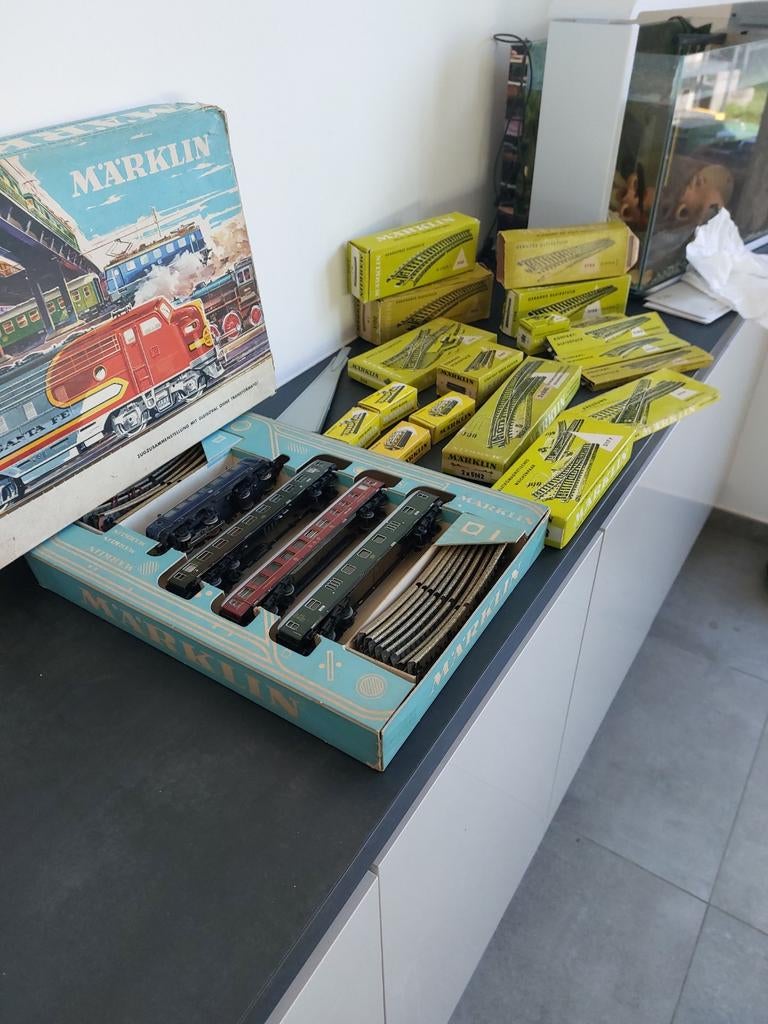 Marklin Ho, Verzamelen