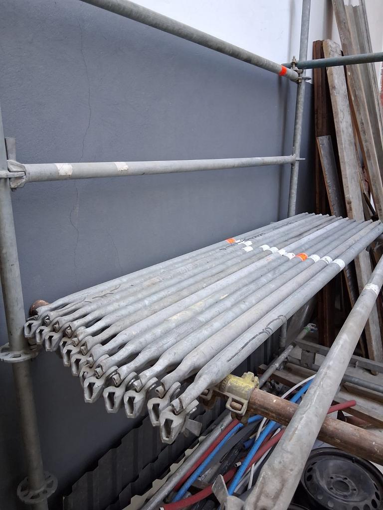 Rack diagonal de 2,25 m pour un rack de 2 m de large., Bricolage & Construction, Échafaudages, Enlèvement, Utilisé, Échafaudage de façade