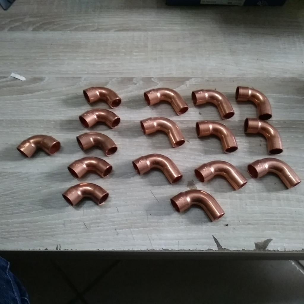 Sanitaire - chauffage Lot de coudes et de T cuivre Ø18, Bricolage & Construction, Sanitaire, Neuf, Cuivre, Enlèvement ou Envoi