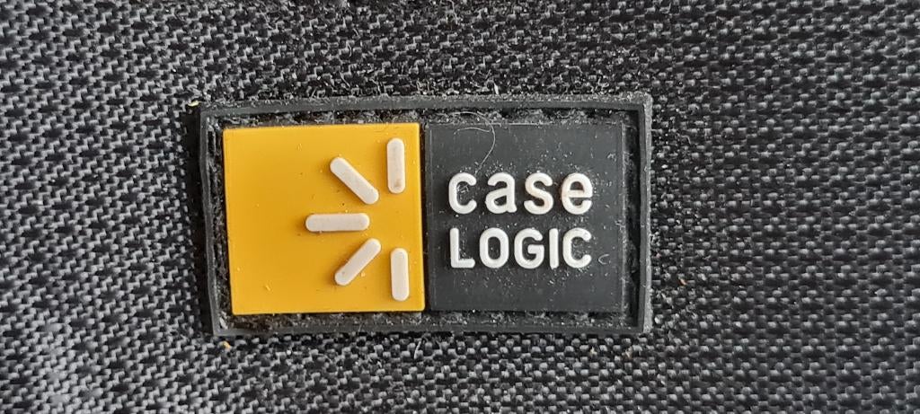 AS NEW - 4 etuis Case Logic universeel, Ophalen of Verzenden, Zo goed als nieuw