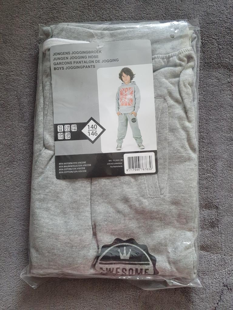 Nieuwe joggingbroek voor jongens maat 140-146, Kinderen en Baby's, Ophalen of Verzenden, Nieuw, Jongen