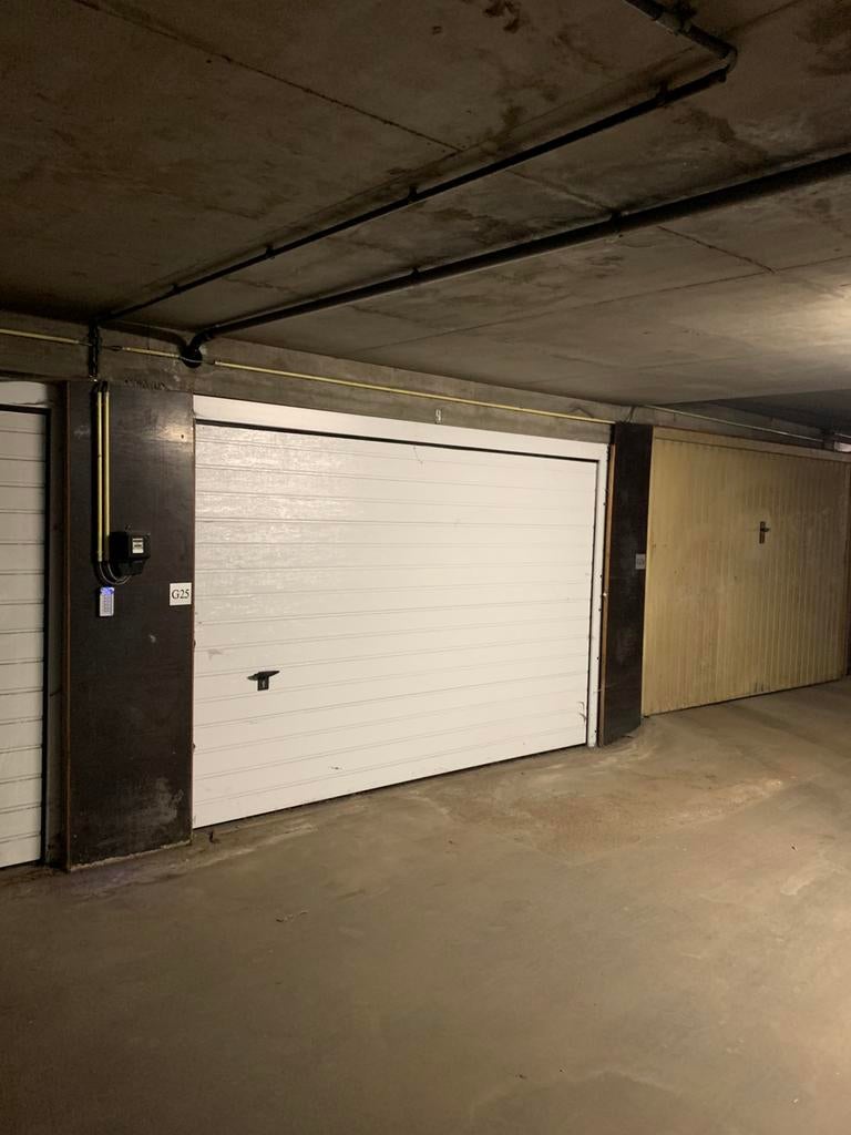 Van Hoorebekeplein 8/G25, 9900 Eeklo, Immo, Garages & Places de parking