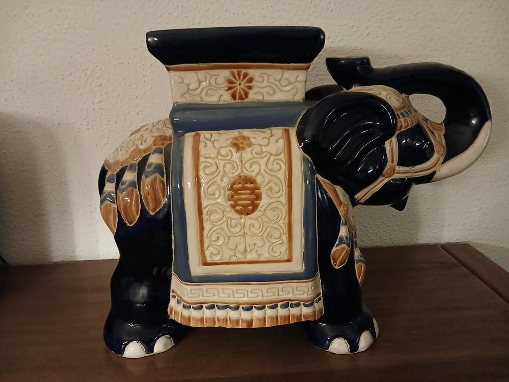 Elephant porte plante, Maison & Meubles, Enlèvement