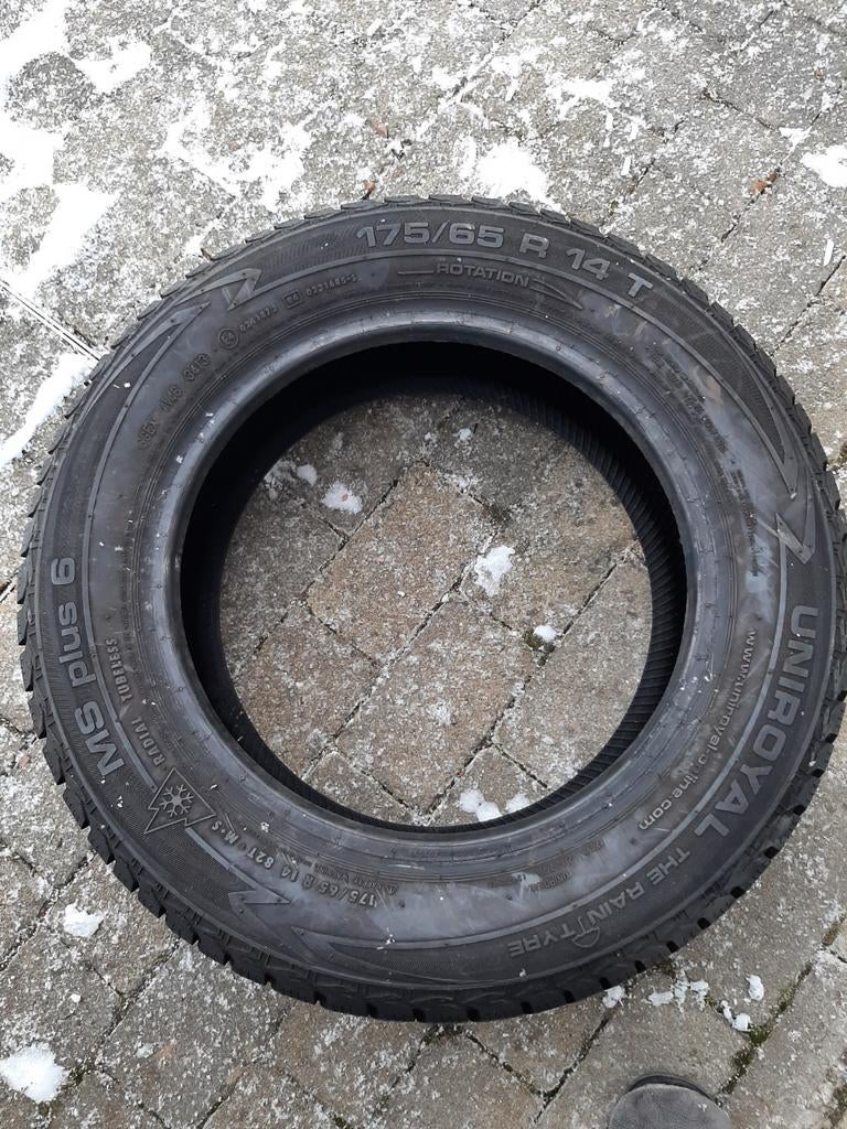 Vente de pneus hiver neufs uniroyal radial Profondeville, Ophalen, 175 mm, Nieuw, Winterbanden