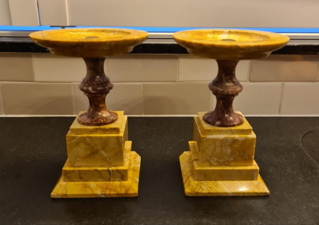 Marmeren zuiltjes, Enlèvement