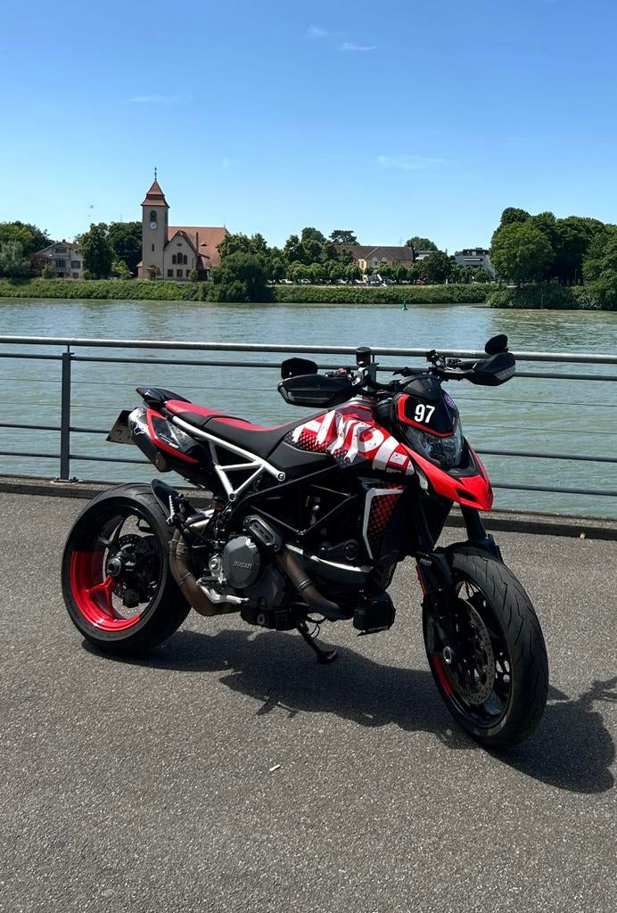 Ducati hypermotard 950 RVE, Particulier