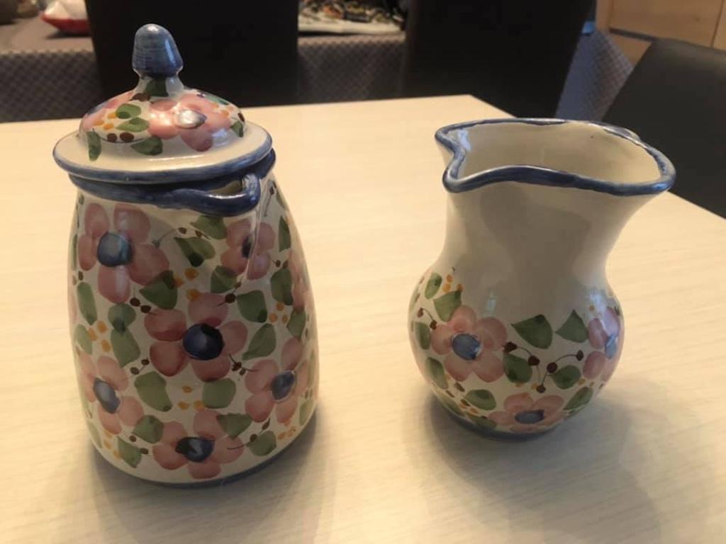 Ensemble cafetière et cruche en terre cuite portugaise, Ophalen