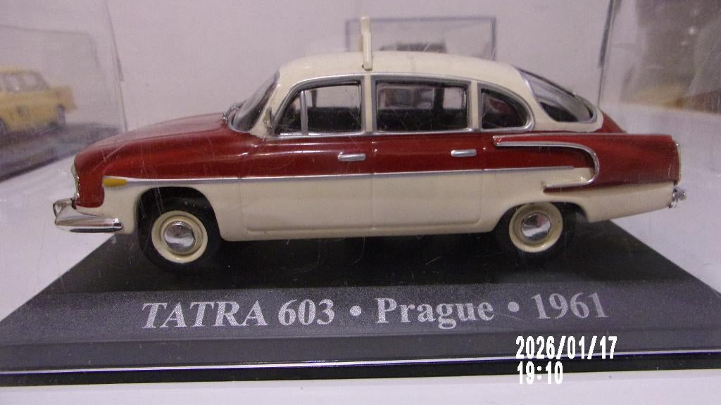 TATRA 603 61 TAXI de PRAGUE.IXO 1/43 IMPEC en VITRINE, Enlèvement ou Envoi, Comme neuf, Voiture, Autres marques