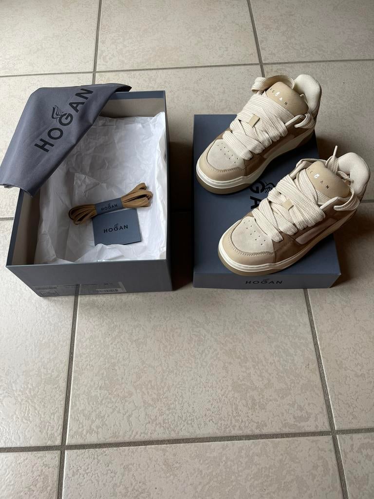 Baskets HOGAN 36,5 (Neuves), Sports & Fitness, Basket, Neuf, Enlèvement