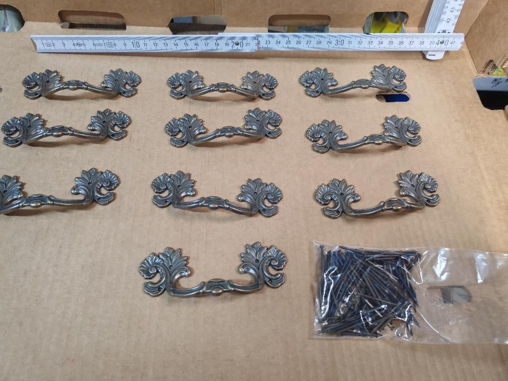 Lot de 10 poignées vintage patinée bronze, Enlèvement ou Envoi, Bronze