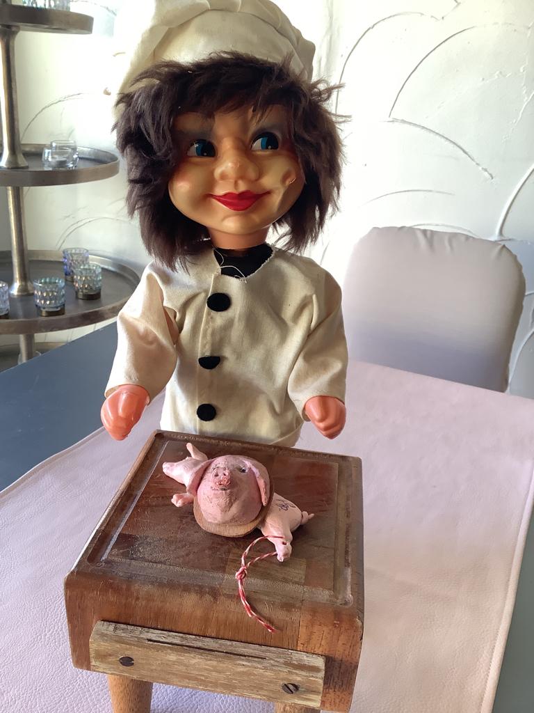 Deze slager is goe bezig ! ( oude slagerij topper), Antiek en Kunst, Ophalen