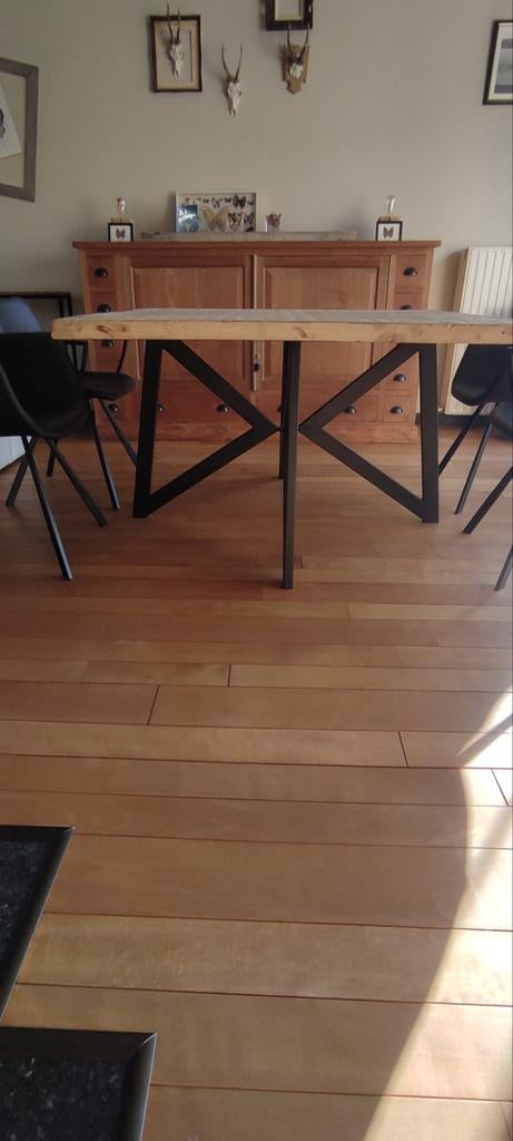 Tafel met stalen onderstel, Huis en Inrichting, Tafels | Eettafels, Ophalen of Verzenden