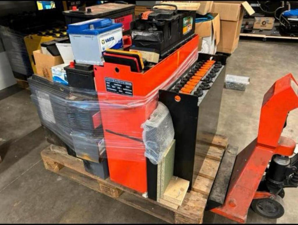 Ca 3100kg loodbatterijen traktiebatterijen schroot lood accu, Auto-onderdelen, Ophalen