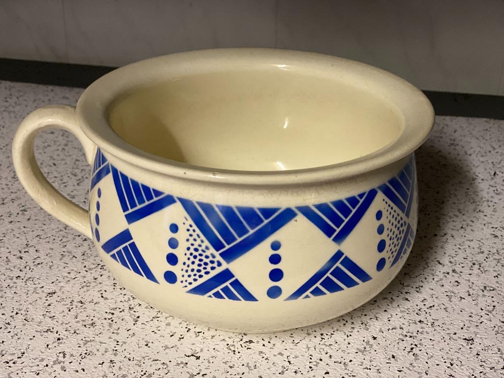 Porseleinen nachtpot/po K et G Luneville, Ophalen