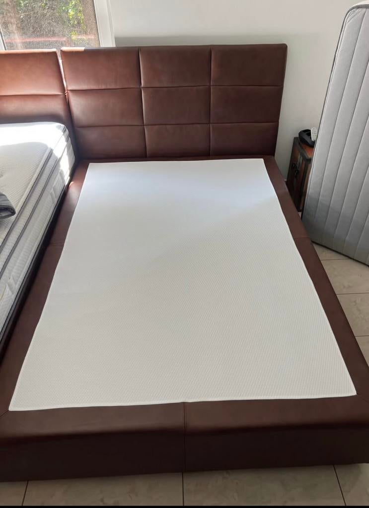 Lit Boxspring en cuir, Huis en Inrichting, Slaapkamer | Boxsprings, Zo goed als nieuw, Bruin, Ophalen