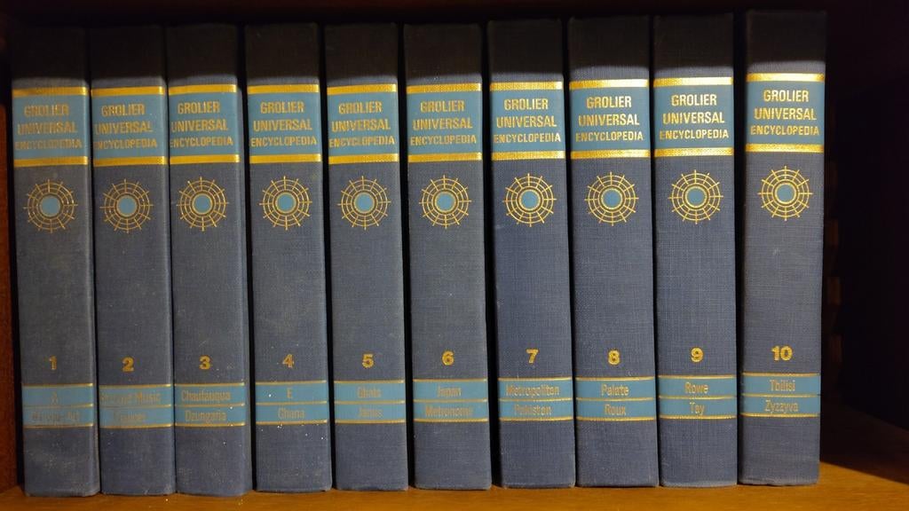 Encyclopédie Universelle anglaise Grolier en 10 volumes, Série complète, Général, Enlèvement, Utilisé