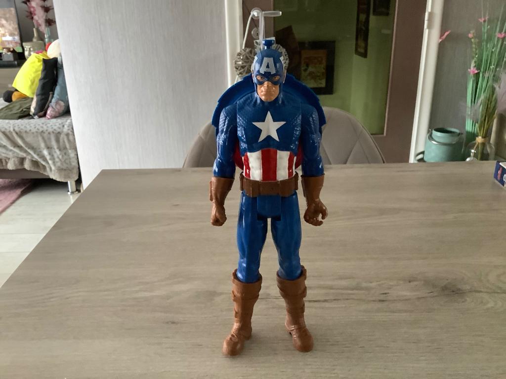 Marvel Captain America character (30 cm) (2019), Kinderen en Baby's, Speelgoed | Actiefiguren, Ophalen of Verzenden, Zo goed als nieuw