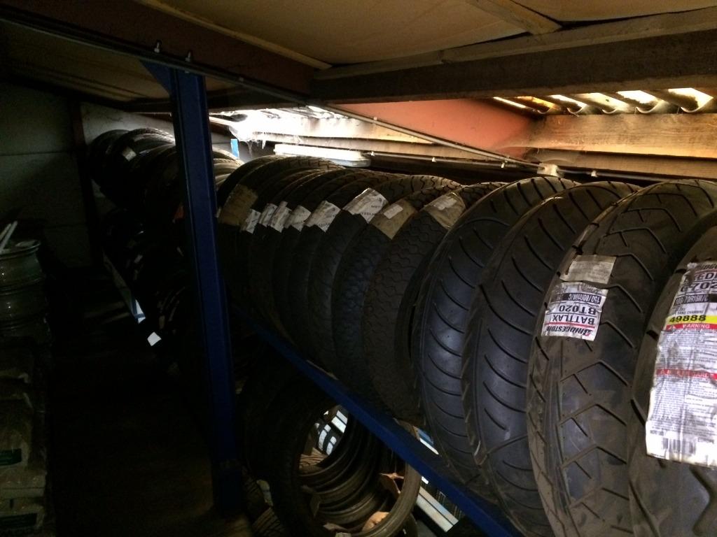 Stockverkoop van 19 inch motorbanden (tot 70% korting), Motoren, Ophalen of Verzenden, Nieuw