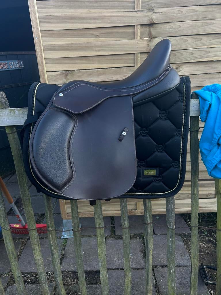 Selle de saut Wintec 500 brune 17'5, Animaux & Accessoires, Chevaux & Poneys | Selles, Comme neuf, Obstacle, Enlèvement ou Envoi