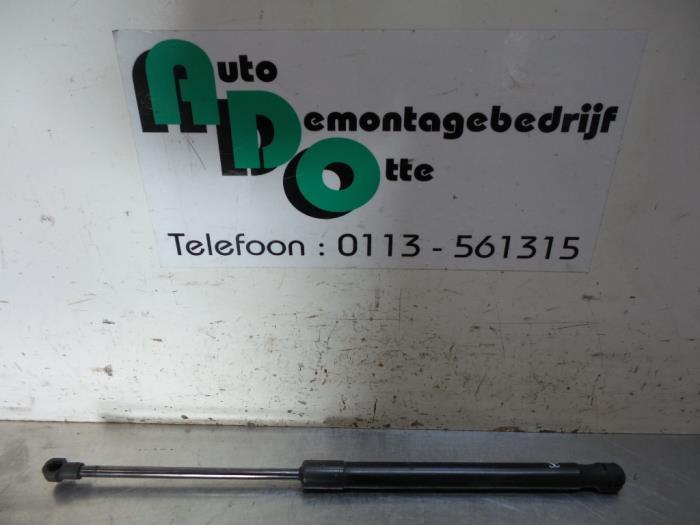 Amortisseur capot moteur gauche d'un Volkswagen Caddy (Caddy, Autos : Pièces & Accessoires, Carrosserie & Tôlerie, Volkswagen