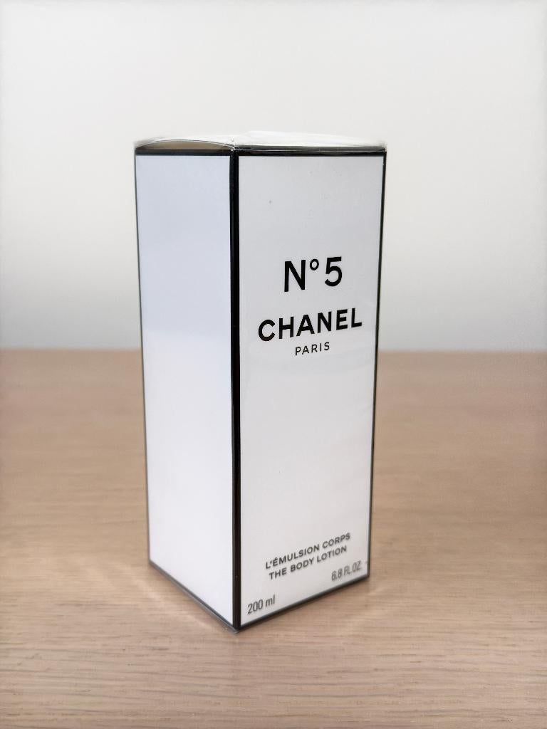 Chanel N° 5 / Lotion pour le corps / 200 ml / Nouveau, Enlèvement ou Envoi, Neuf, Body lotion, Crème ou Huile