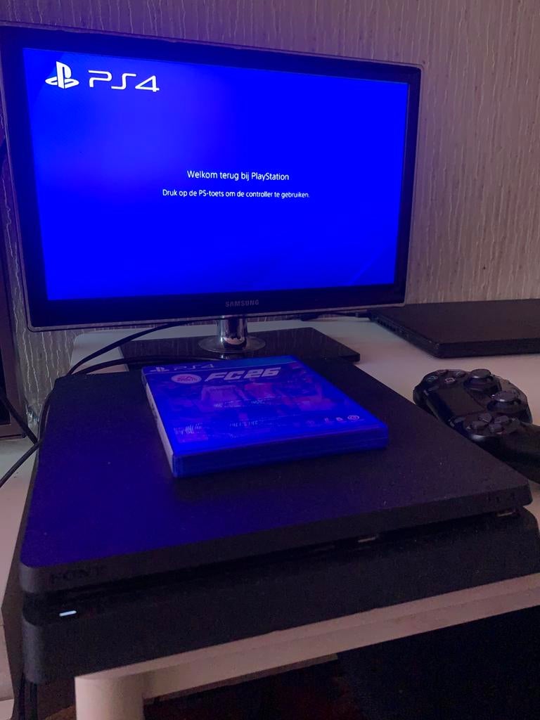 PS4 Slim 1TB & controller - Perfecte staat. Moet vandaag weg, Games en Spelcomputers, Spelcomputers | Sony PlayStation 4, Ophalen