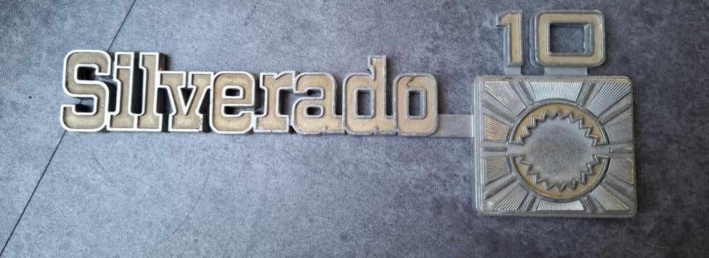 Set vintage Silverado 10 emblemen logo's embleem logo, Auto-onderdelen, Ophalen of Verzenden, Gebruikt, Chevrolet
