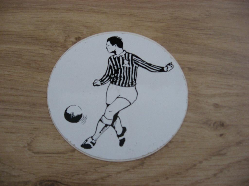 Joueur de football noir et blanc 8 cm Autocollant, Collections, Autocollants, Enlèvement ou Envoi, Neuf, Sport