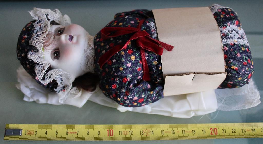 Poupée en porcelaine, Collections, Poupées, Enlèvement ou Envoi, Comme neuf, Poupée