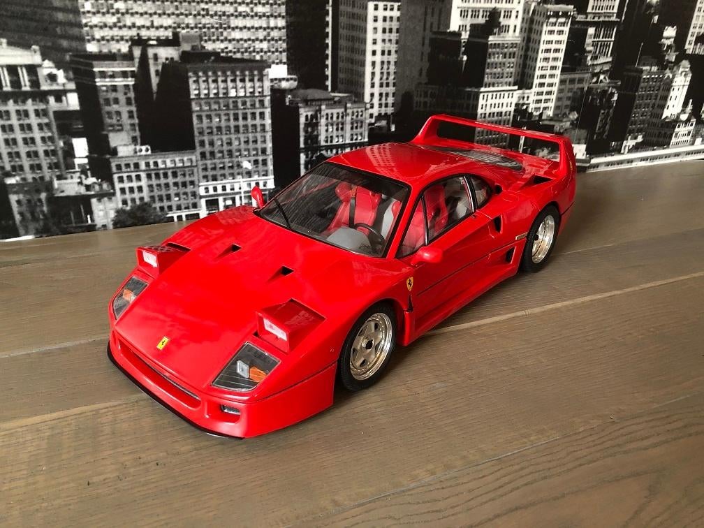 Pocher Ferrari F40 schaal 1-8 in zeer goede staat., Hobby en Vrije tijd, Modelauto's | 1:5 tot 1:12, Ophalen, Zo goed als nieuw