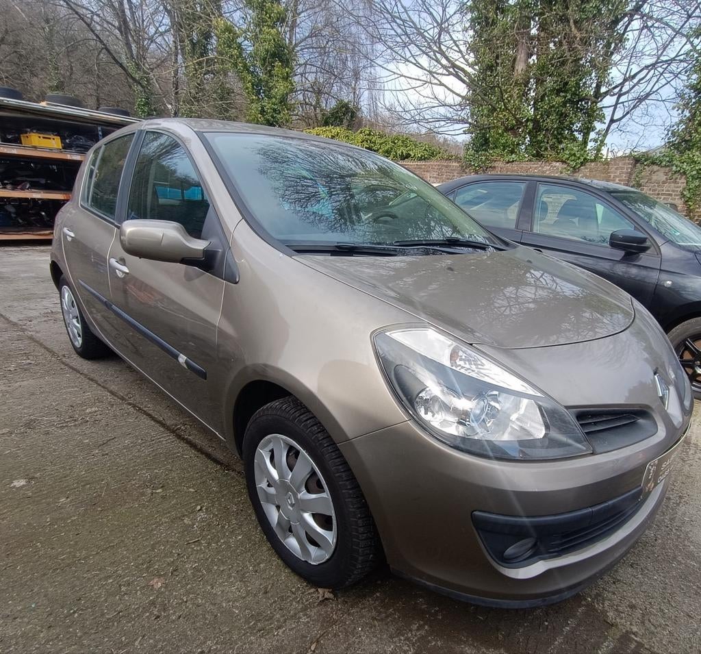 Renault clio 1.2 essence (automatique) 99000kmgarantie, Auto's, Renault, Automaat, Bedrijf, Clio, Te koop