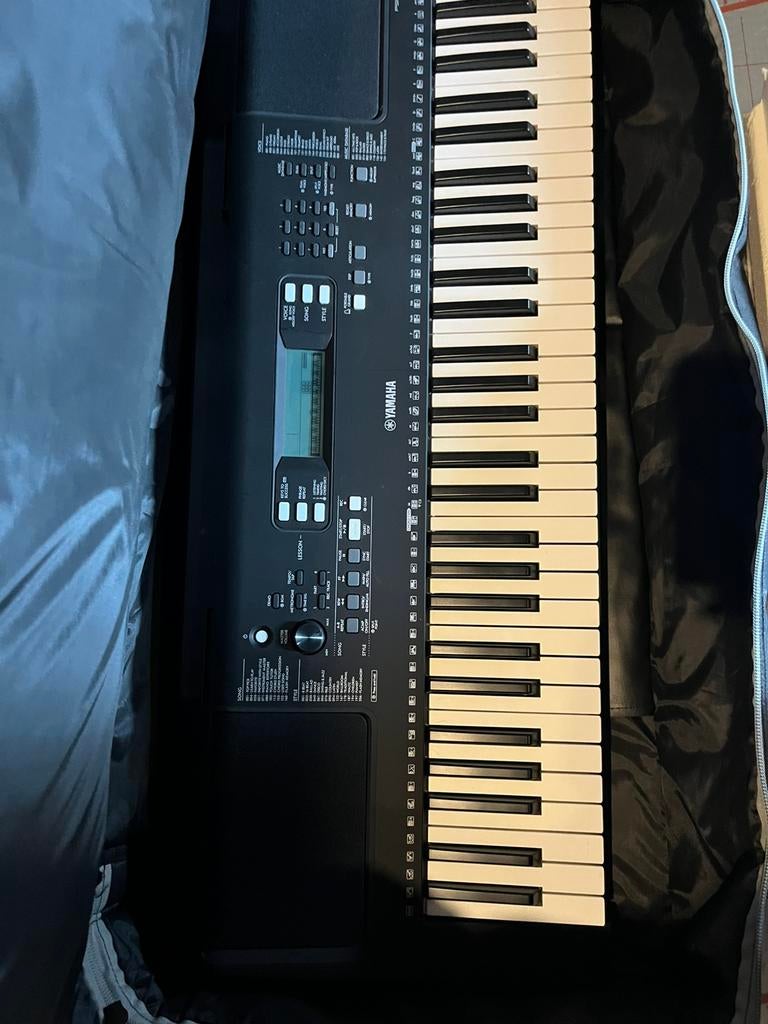 Yamaha PSR-E373 keyboard — zo goed als nieuw, Musique & Instruments, Claviers, Enlèvement, Comme neuf, Yamaha