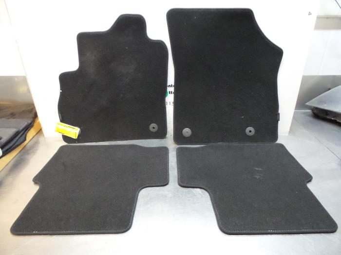 Kit tapis d'un Opel Astra (Astra K 15-), -, 3 mois de garantie, Utilisé, -