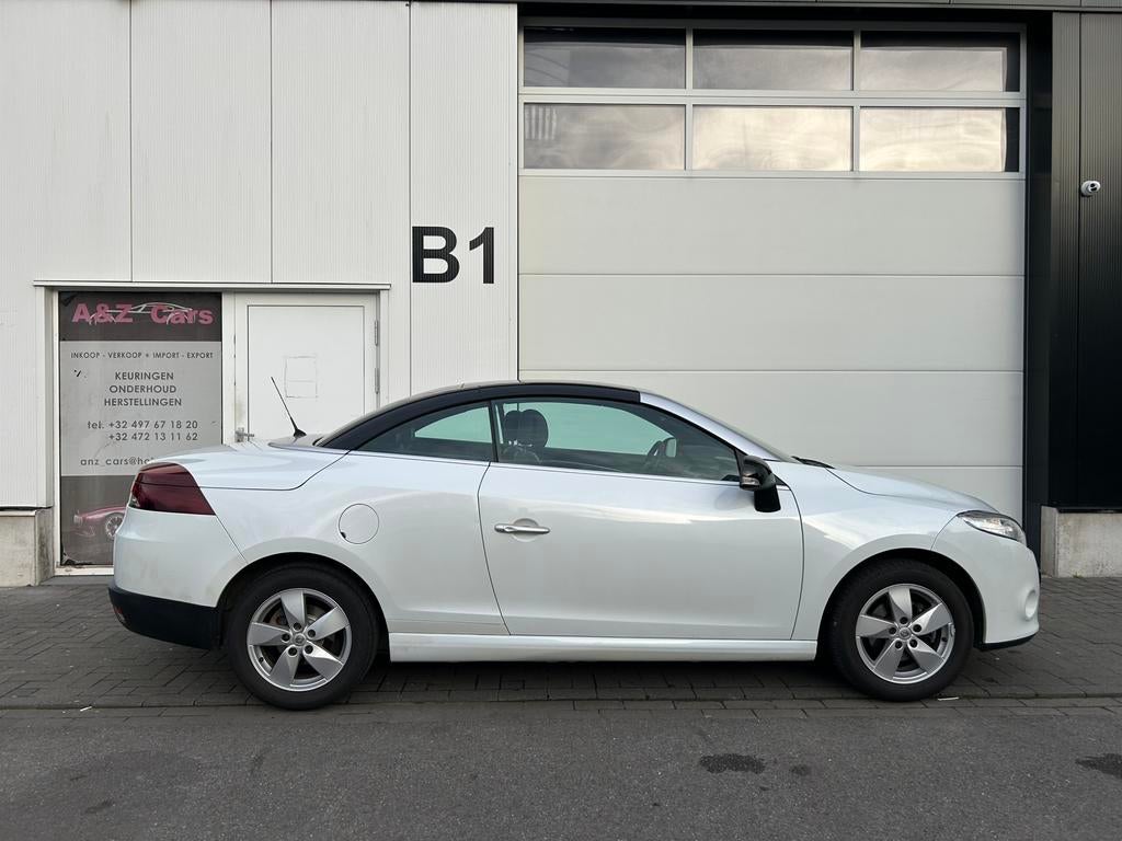 Renault Megane 1.6i Cabrio perfecte staat, Auto's, Euro 5, Stof, Zwart, Cabriolet