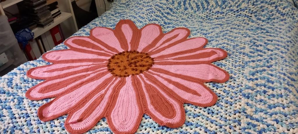 Gehaakte plaid in bloemvorm - nieuw - doorsnede 120 cm, Huis en Inrichting, Woonaccessoires | Plaids en Woondekens, Ophalen of Verzenden