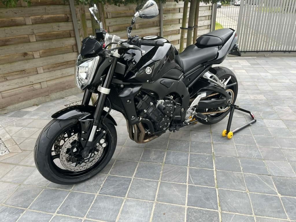 YAMAHA FZ1-N **topstaat** akrapovic **, Sportuitlaat, 4 cilinders, Motorrijbewijs A, Bedrijf