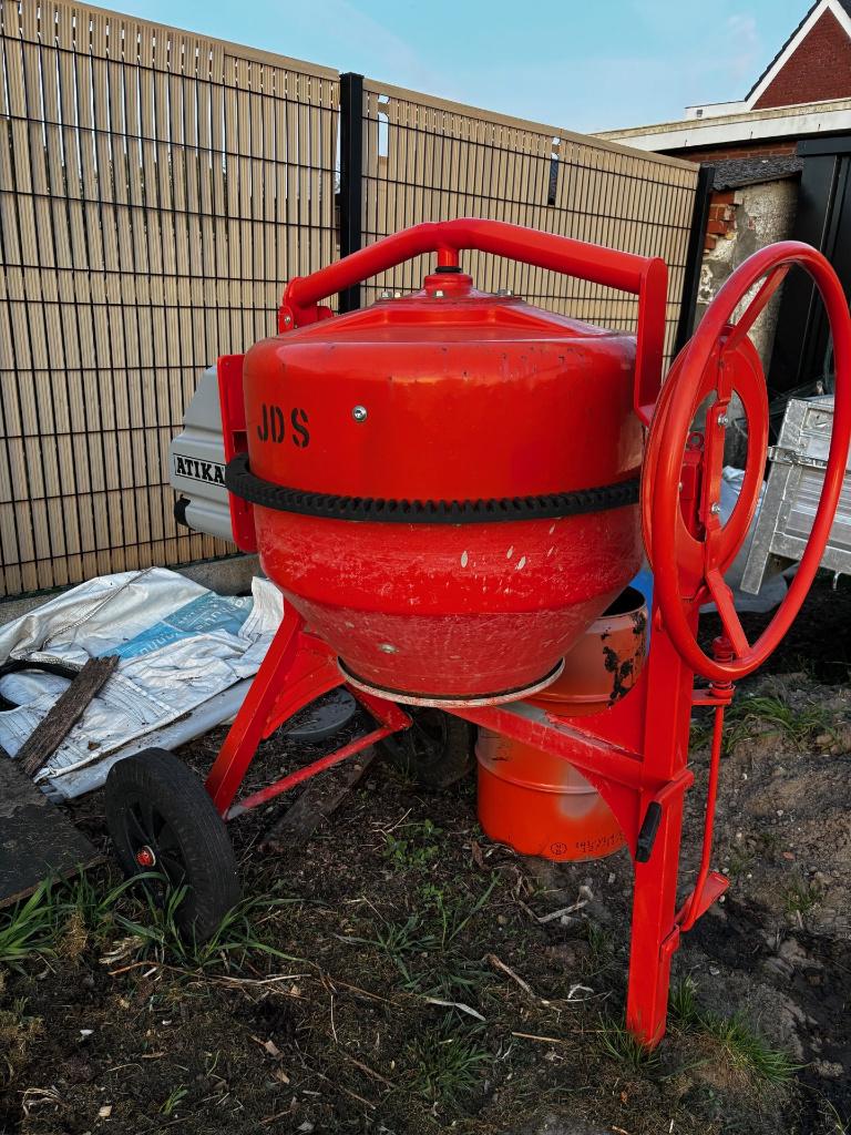 Betonmolen Atika, Ophalen, Gebruikt