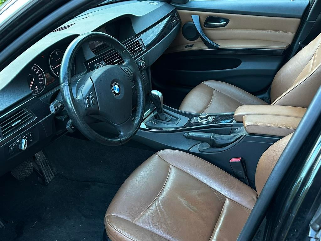BMW 318D Automaat Luxury Bruin Interieur Euro 5 2009 Navi, Autos, BMW, 100 kW, Euro 5, Achat, Entreprise
