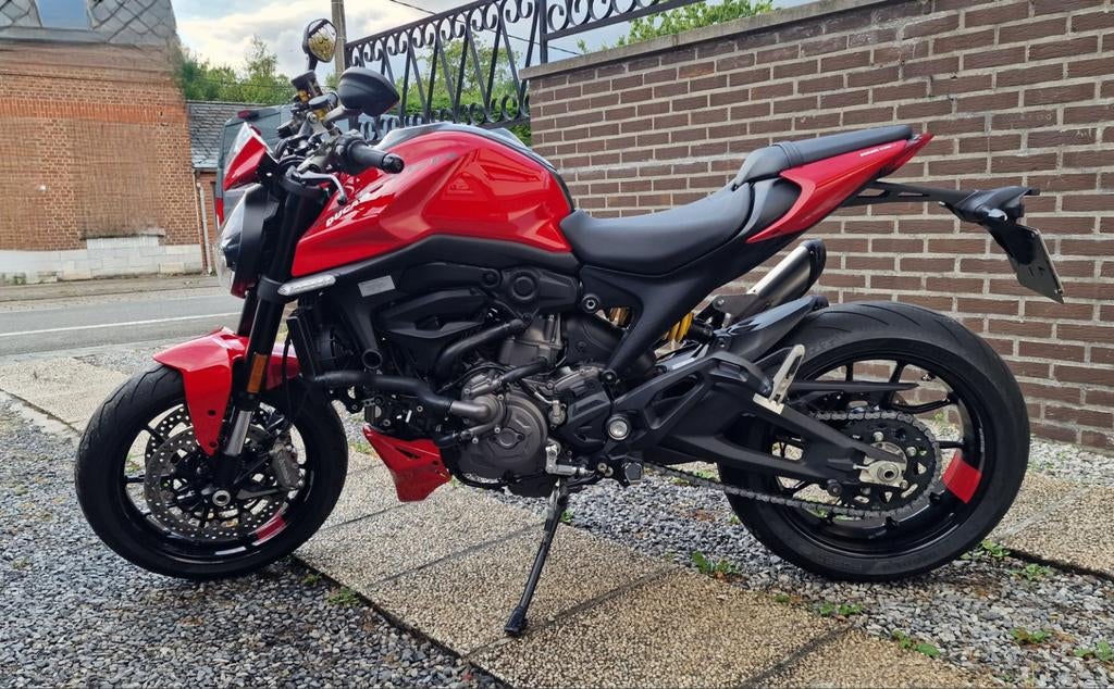 Ducati Monster 937 Plus 2022 - 1ère main - État exceptionnel, Particulier