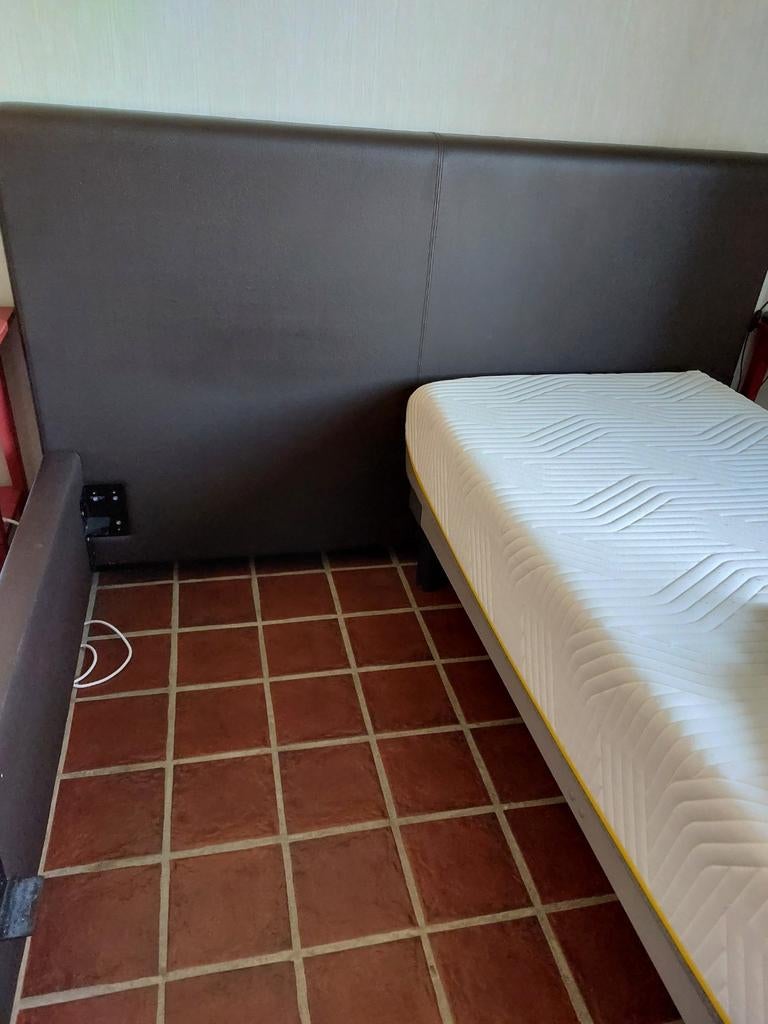 Bedframe, Huis en Inrichting, Slaapkamer | Bedden, Ophalen, Gebruikt