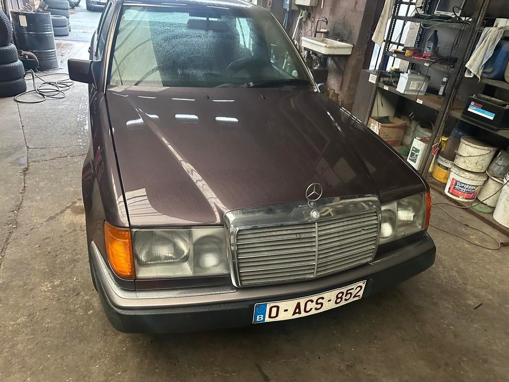 W124 300 diesel oldtimer, 4 deurs, Zwart, Overige kleuren, Mercedes-Benz