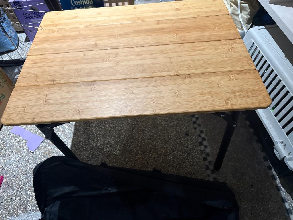 Kampeertafel red wood, Ophalen, Zo goed als nieuw, Campingtafel