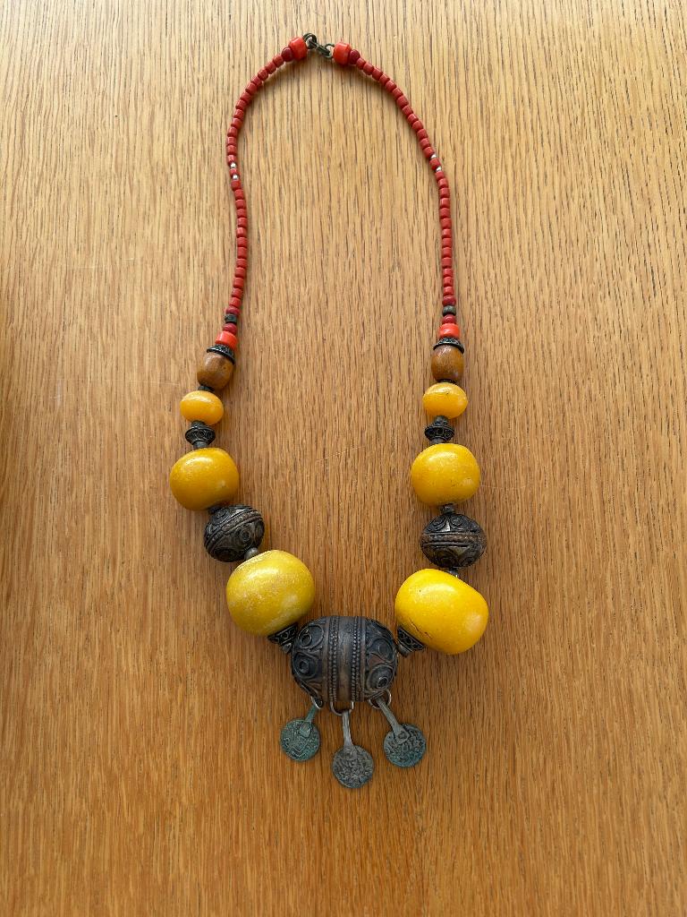 Prachtig etnisch juweel, Ophalen, Geel