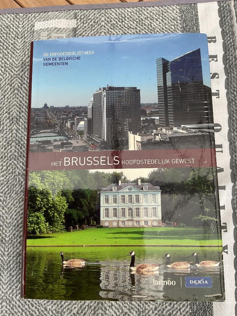 Alles over Brussel en zijn gemeenten. 625 Blz., Boeken, Ophalen, Nieuw