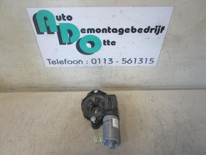 Moteur toit ouvrant d'un Mercedes E-Klasse (E-Klasse 95-), Autos : Pièces & Accessoires, -, 3 mois de garantie, Utilisé, -