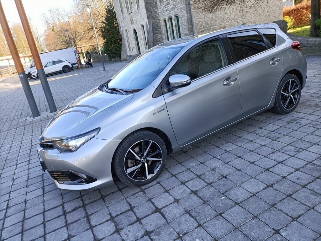 Toyota Auris hybride 03/2019, Autos, Achat, Carnet d'entretien, Particulier, Auris